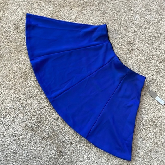 Flirty Trio - Picture 2 of 16